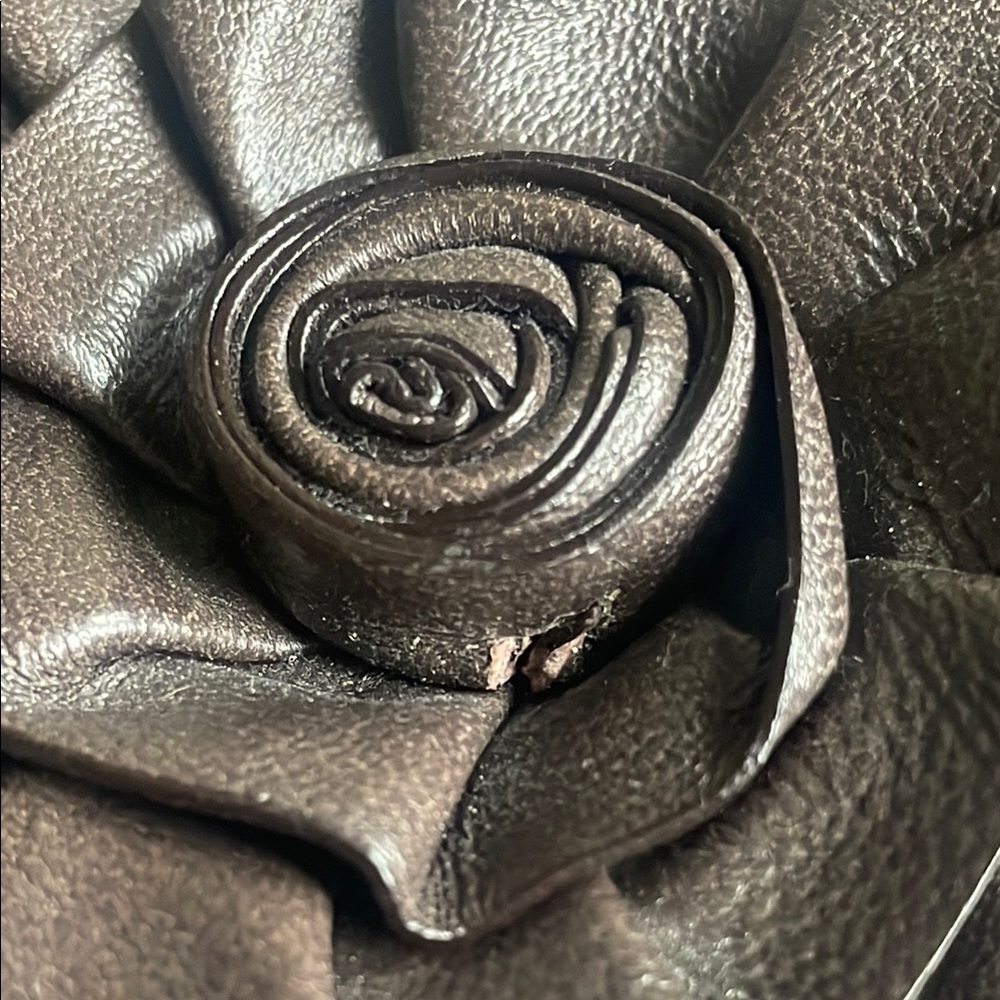 Valentino Garavani Brown Key pouch with Flower Design - Picture 5 of 13